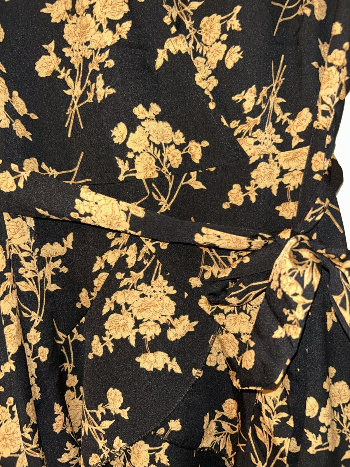 New Front & Bottom Ruffle Fit & Flare Black And Gold Preppy Chic Size M Dress