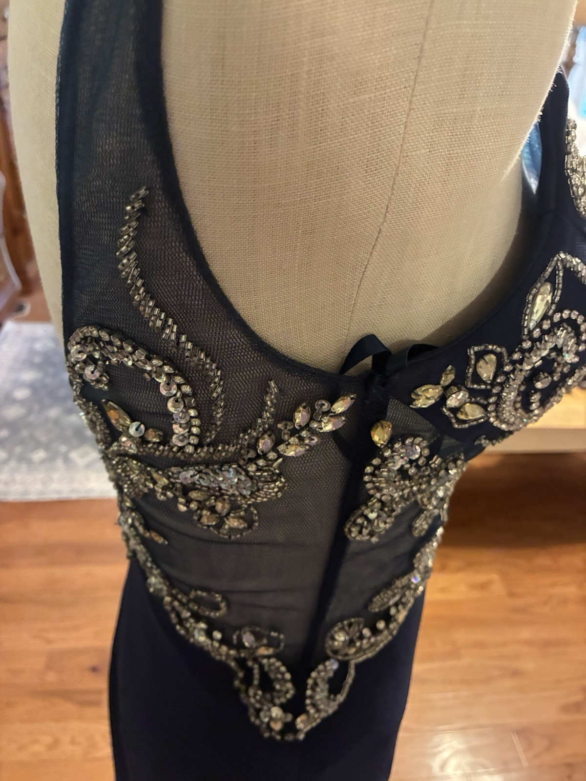 Dave & Johnny Blue Mesh Beaded Long Gown V-Neck Sleeveless Formal Size 1/2