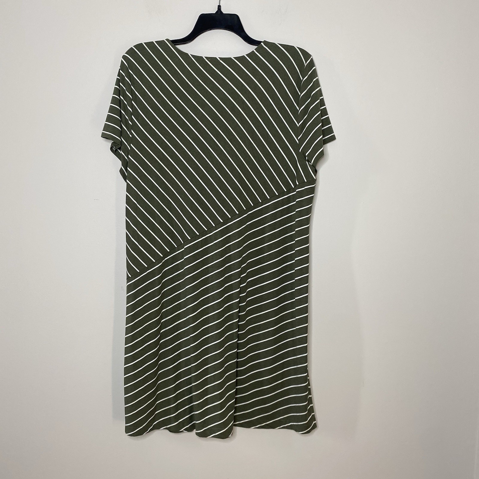 Chico’s Spliced Striped A Line Stretch Dress Sage Green White Size 4 U.S 20/22