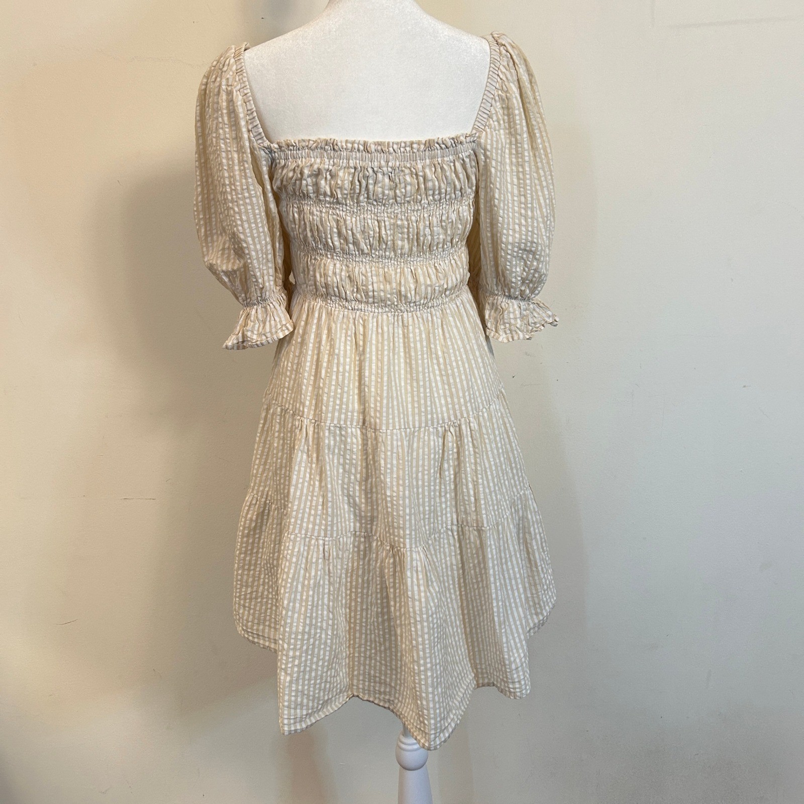 MINKPINK Seersucker Smocked Tiered Mini Dress Beige White Small Excellent
