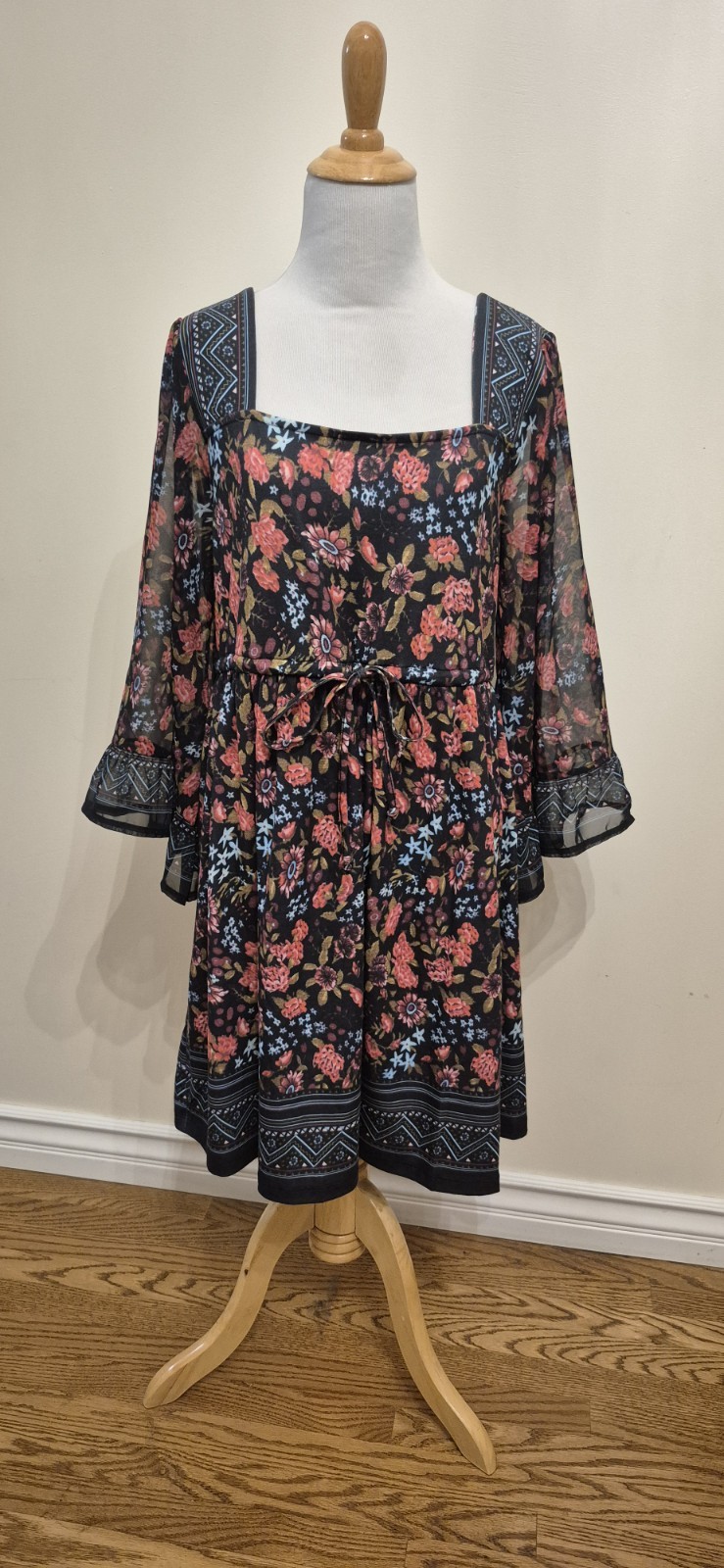 VENUS Bell Sleeve Boho Gypsy Dress, Square Neck, Black Floral Print Size M