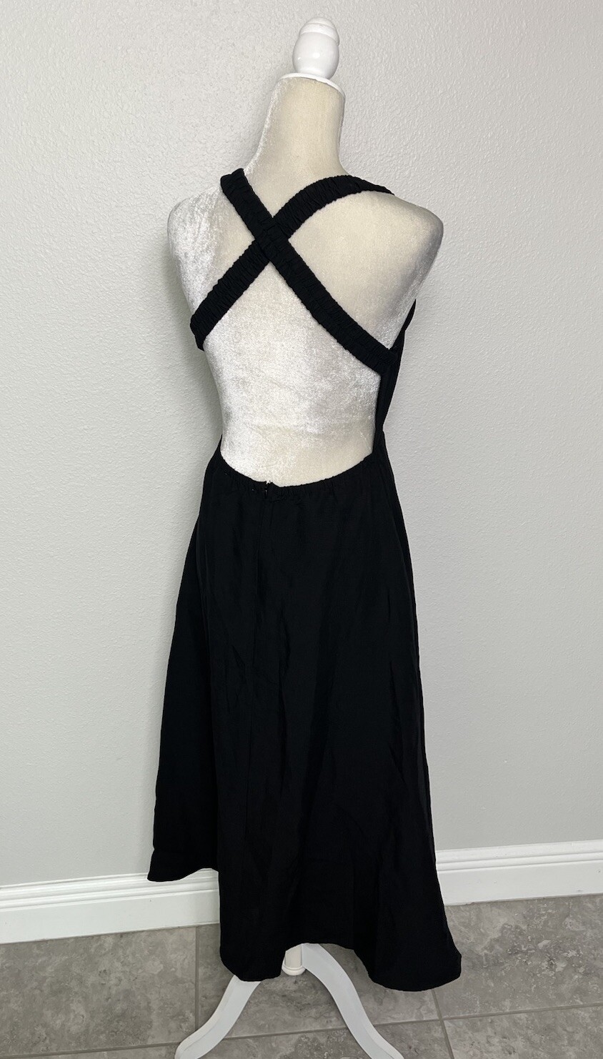 ASTR Valenz Linen Blend A Line Square Neck Criss Cross Back Midi Dress Black M