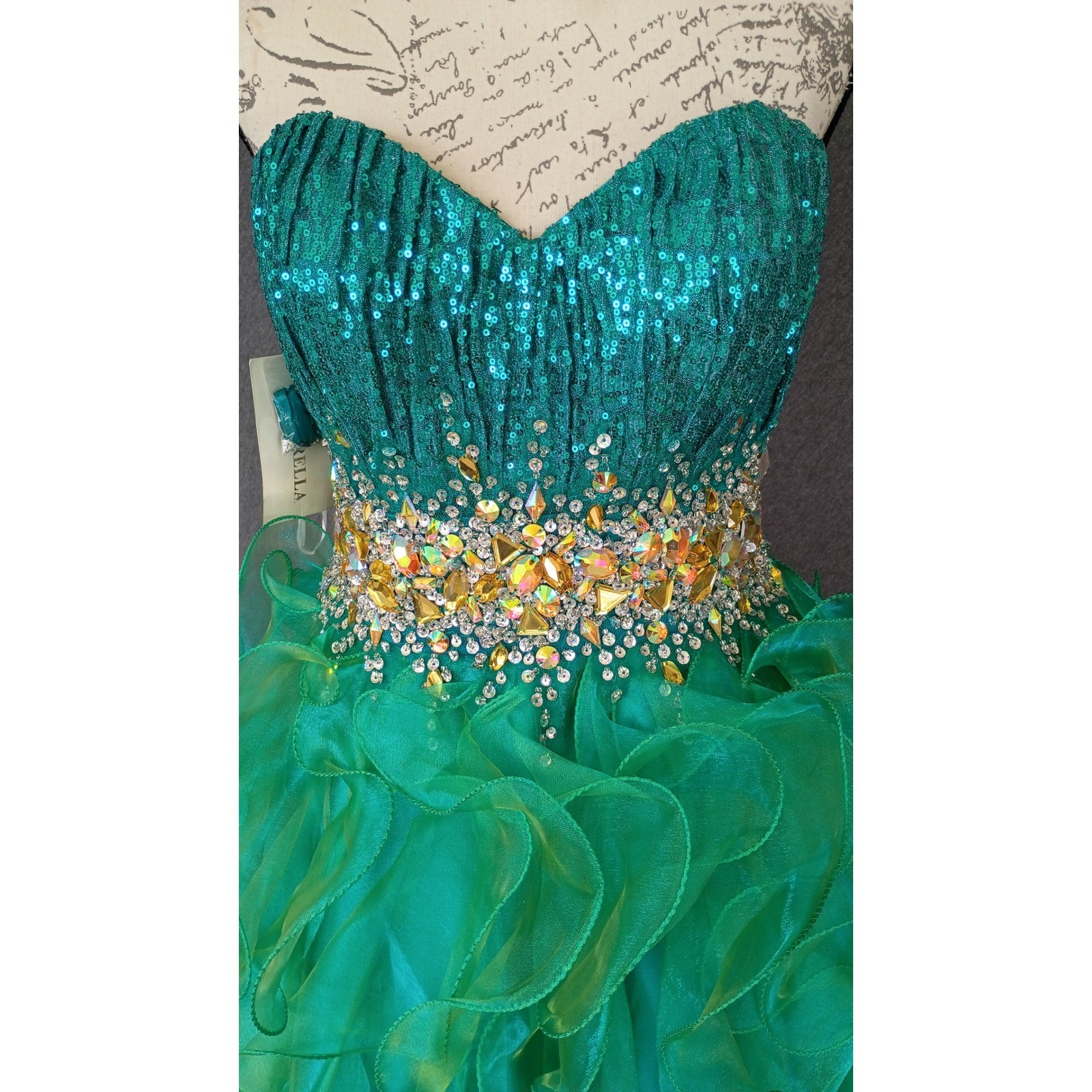 Cinderella Green Sequin Beaded Ruffle Homecoming Dress Size 10 Party Formal Prom