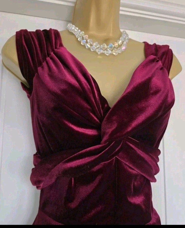 Vintage 1940s 1950s Style Stretch Wine Velvet Pencil Party Dress Size 10 12