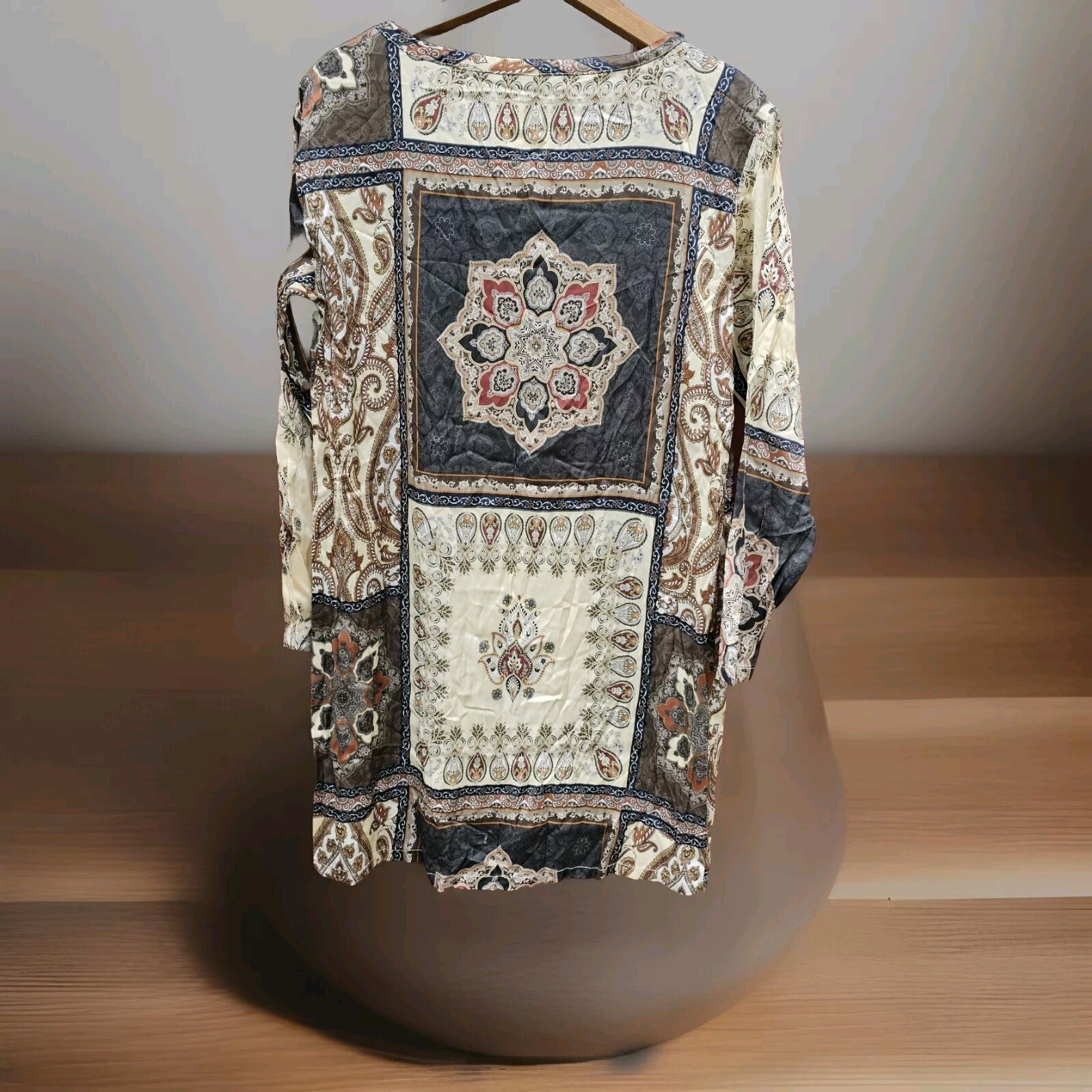 Chaser Women’s Boho Brown/Black/Paisley Pattern Cream Silky Dress SZ SM NWT