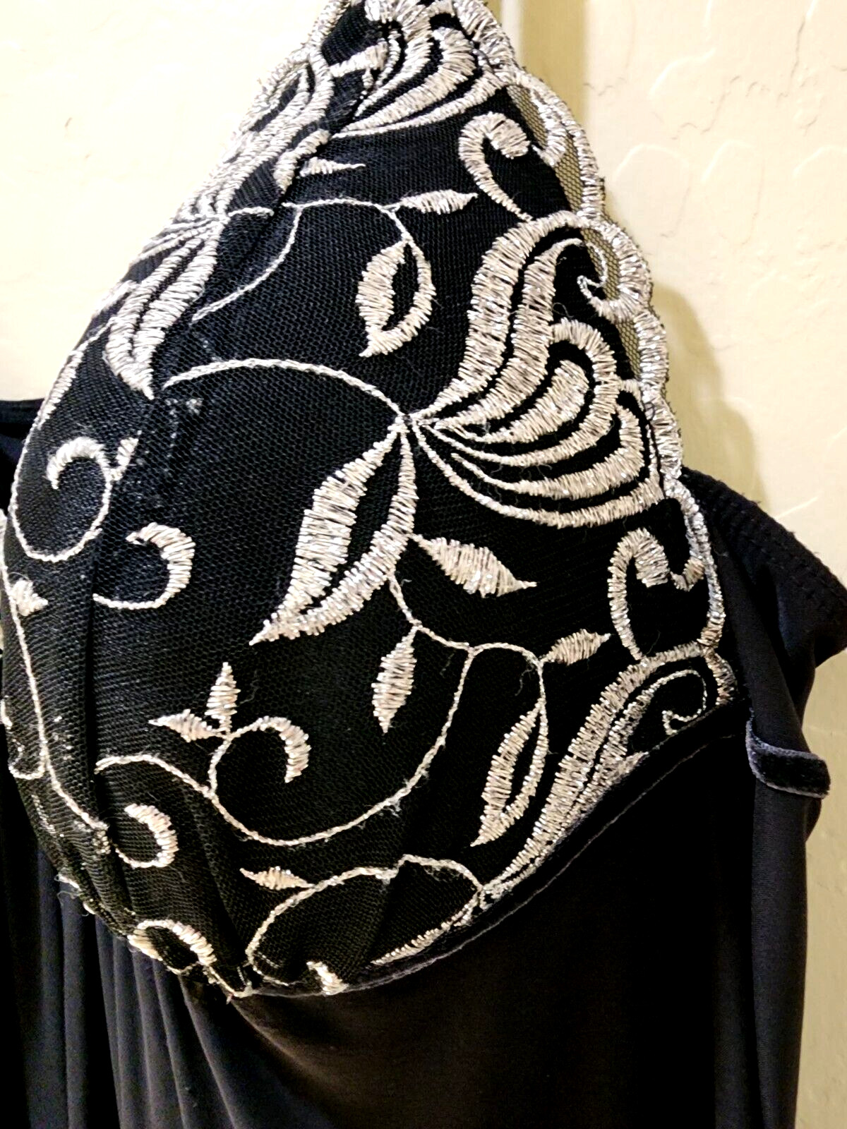 Vintage Ambrielle Silver Thread Embriodered Bodice Firm Cups Stretch Dress Night