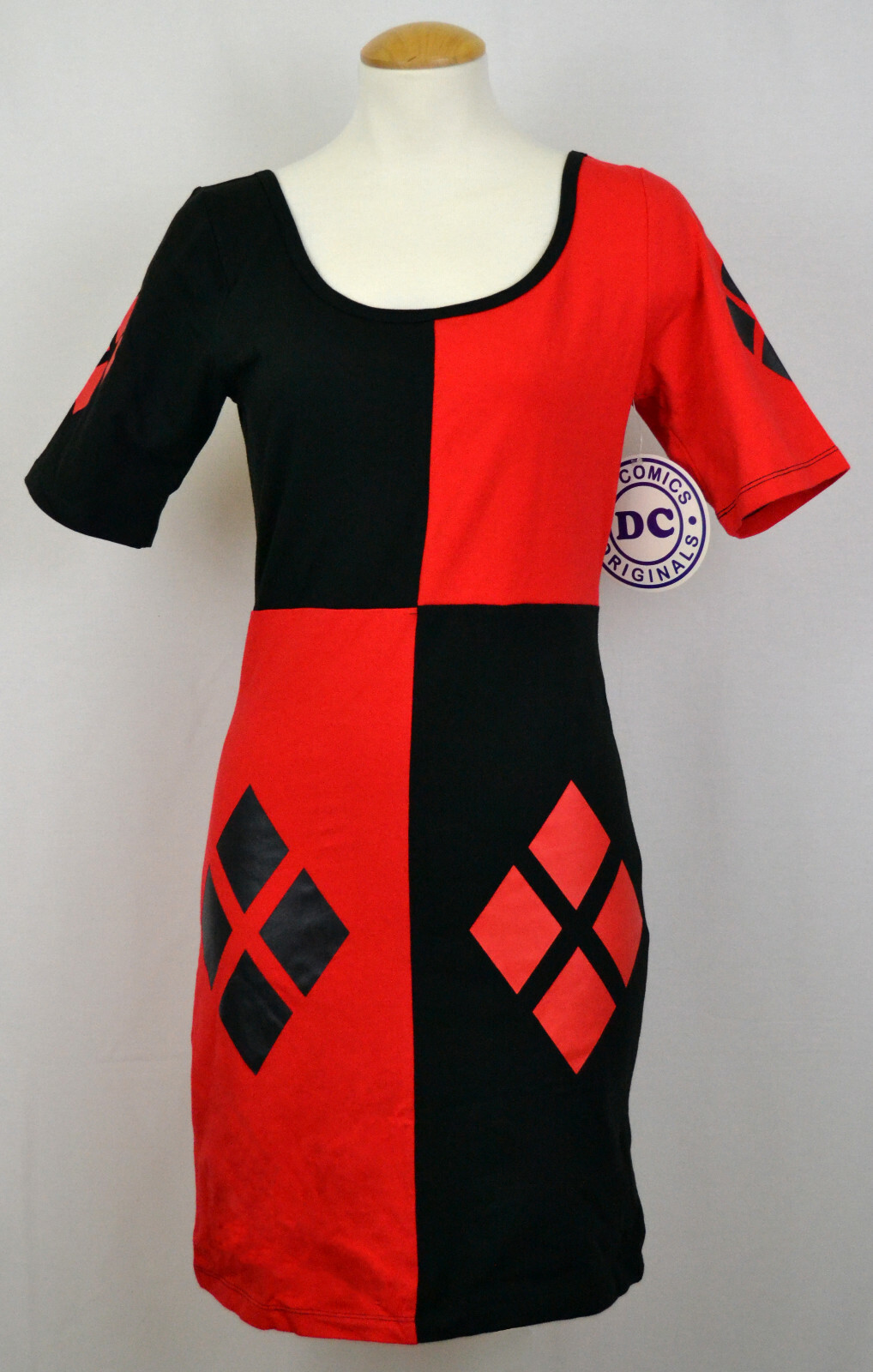 Harley Quinn DC Comics Graphic Print Dress Form Fit Short Sleeve Red Black NWT