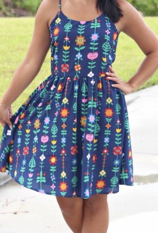 Disney Parks Women’s It’s a Small World Dress size large Sold Out Cute