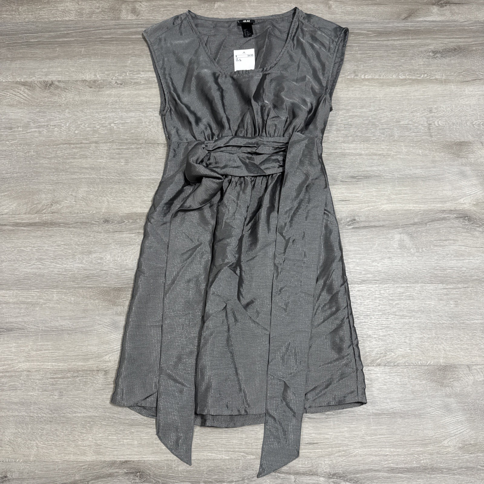 H&M Gray Wrap Dress Women’s Size 6 Sleeveless Tie Waist Knee Length Polyester