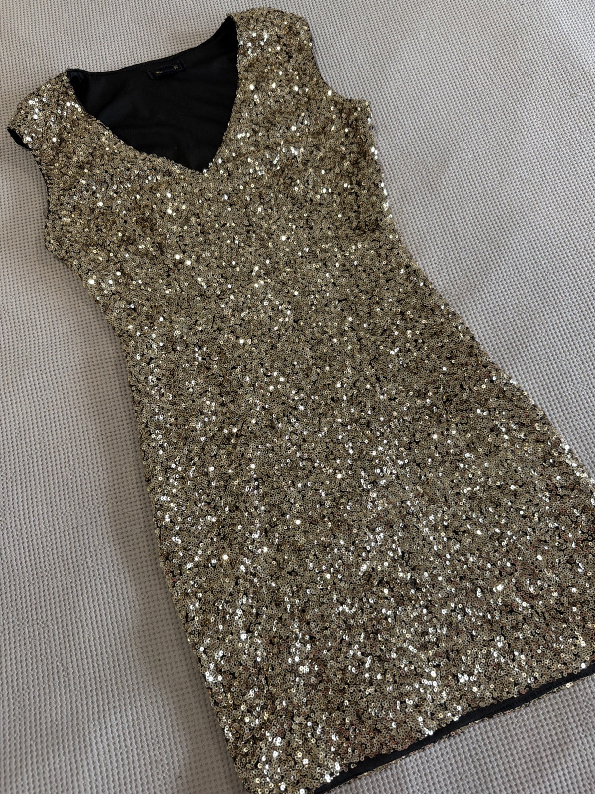 Miss Avenue Women’s Gold Sequence Dress With A V-Neck Zip Up On The Side Size S