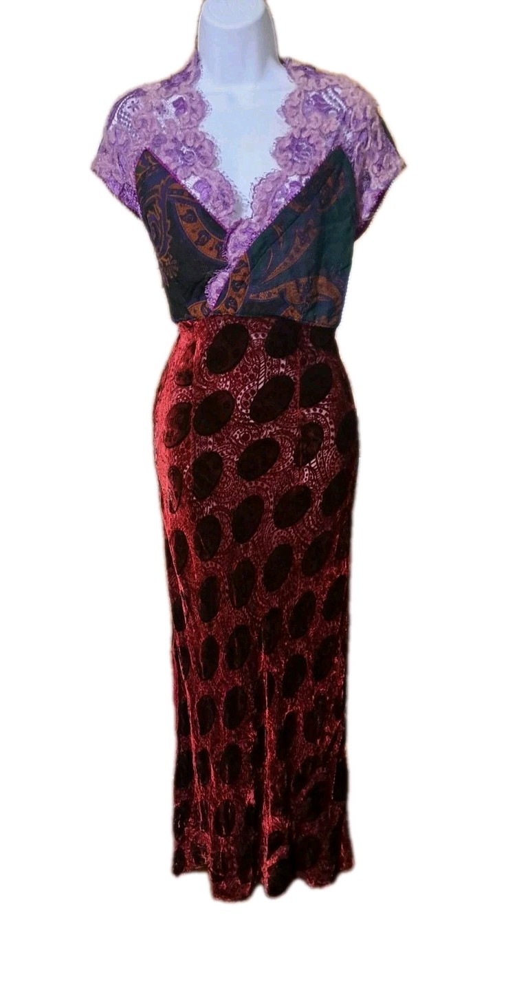 VOYAGE INVEST IN THE ORIGINAL Iconic Maxi Dress Burnout Lace Floral Small