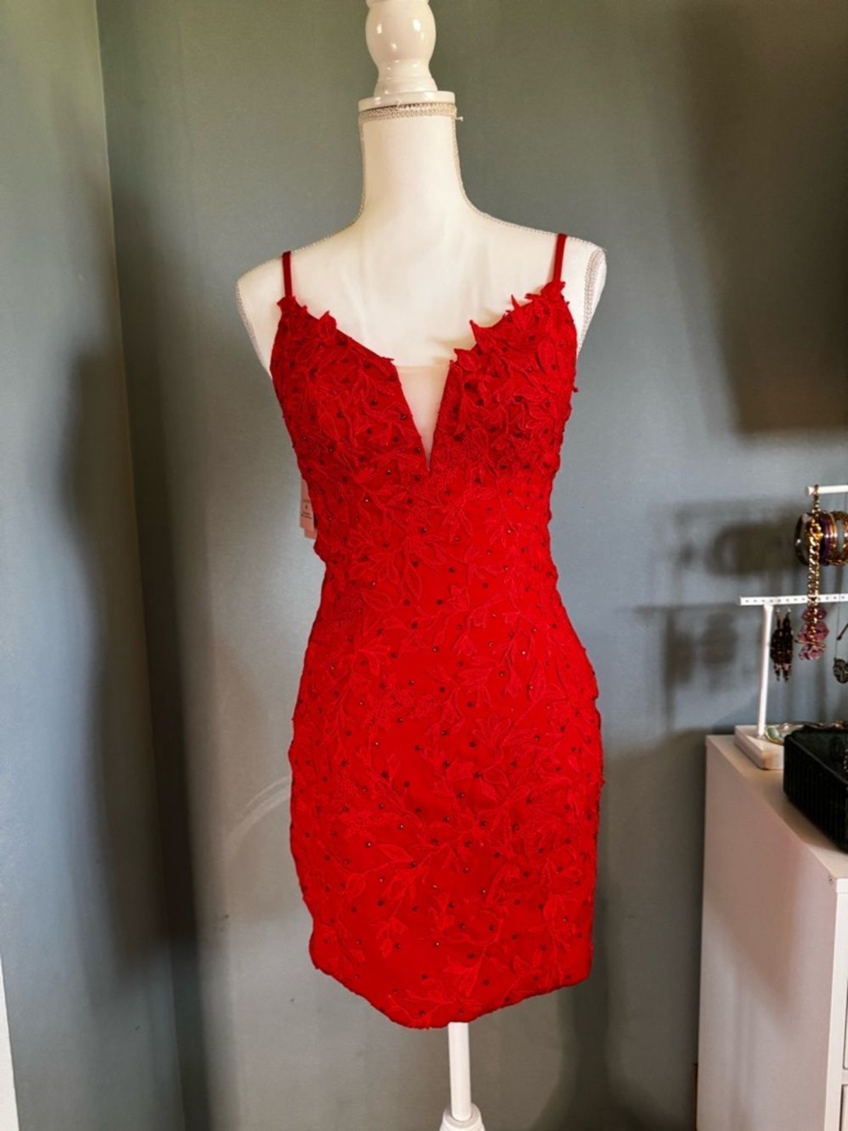 NWT HOCO Homincoming Prom Red Spaghetti Strap Floral Appliqué Bodycon Dress