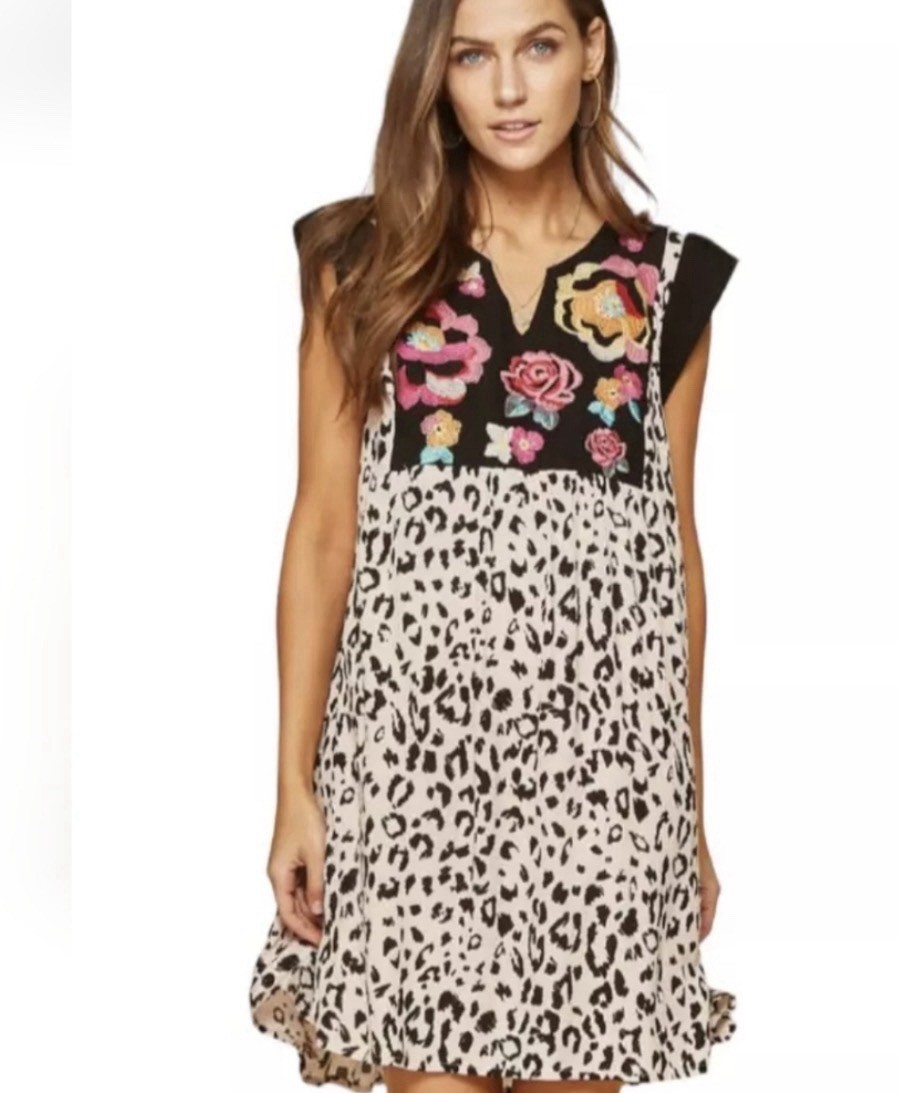 Savanna Jane Lucky in Leopard Dress Animal Print Embroidery Vacation MEDIUM