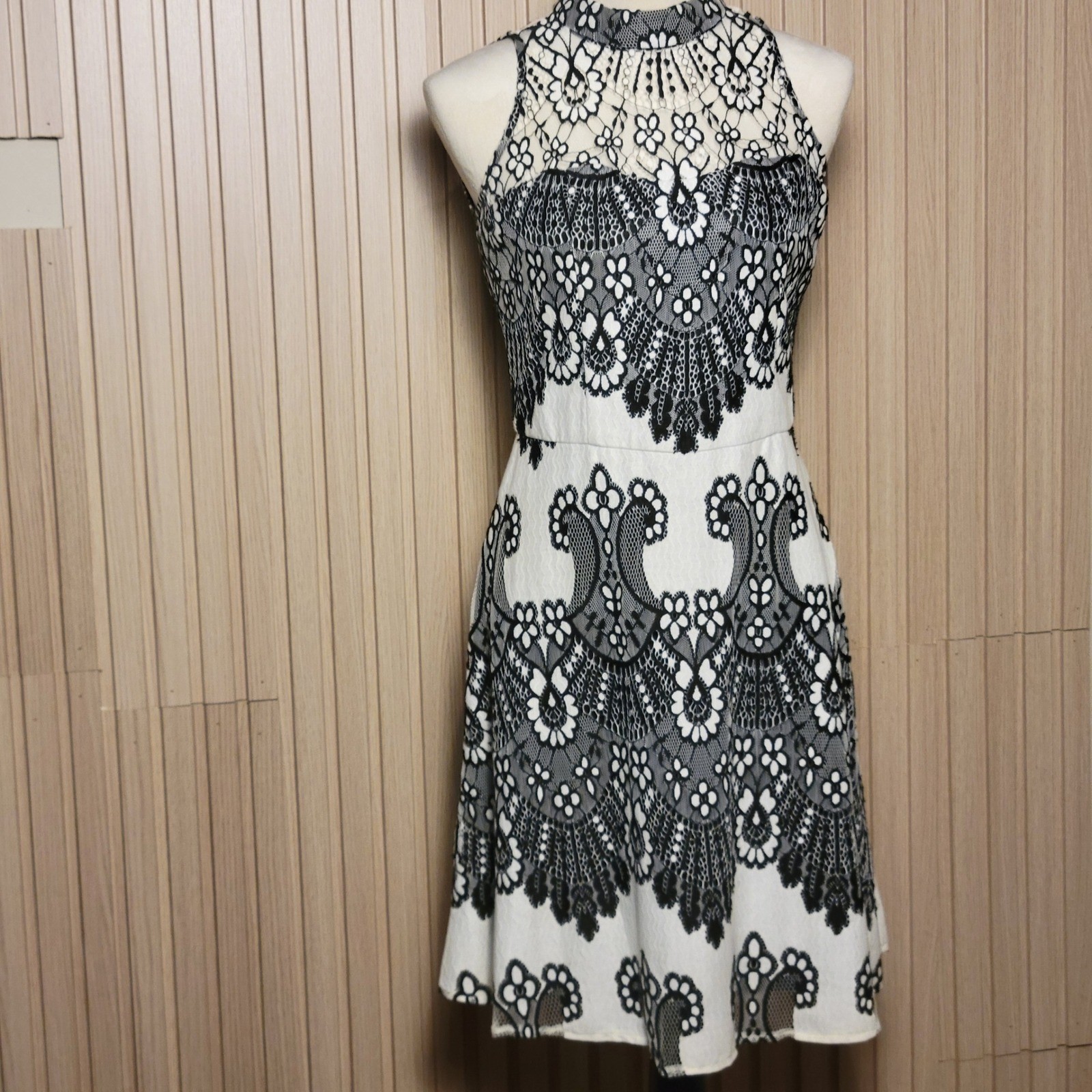 Kensie Womens Black White Lace Overlay Mock Neck Keyhole Back Flare Dress Size 6