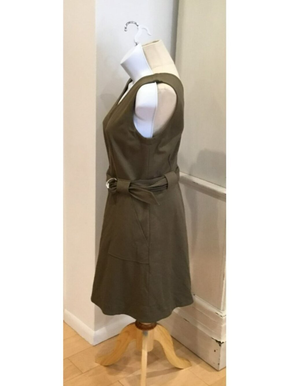 Sleeveless Olive Green Belted Dress with V-Neck and Side Pockets