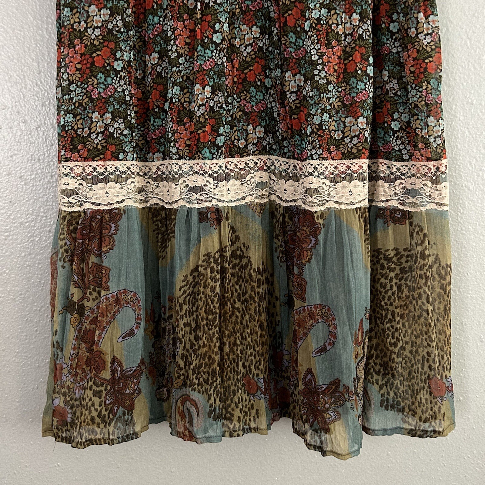 American Rag Tiered Crinkle Mini Dress Size M Lace Trim Boho Multi Print Floral
