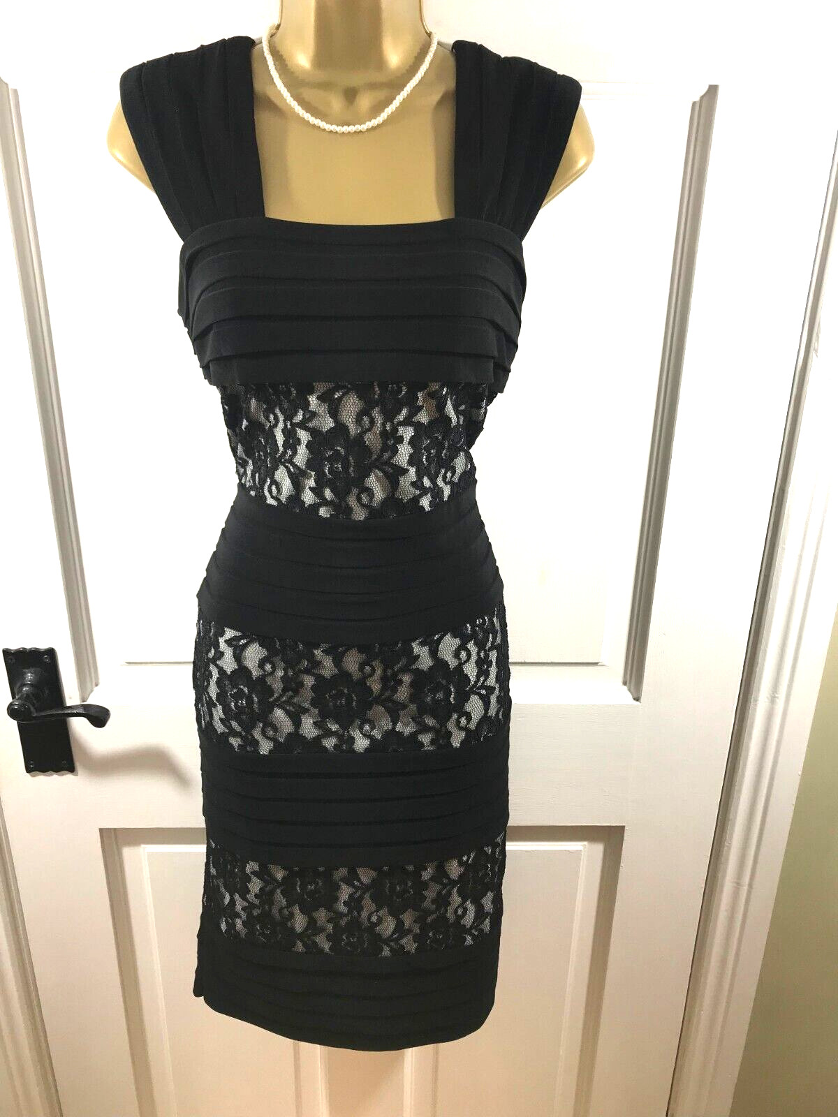 Gold Michael H, Irish Designer, Black & Cream Floral Lace Dress, UK 12, Perfect