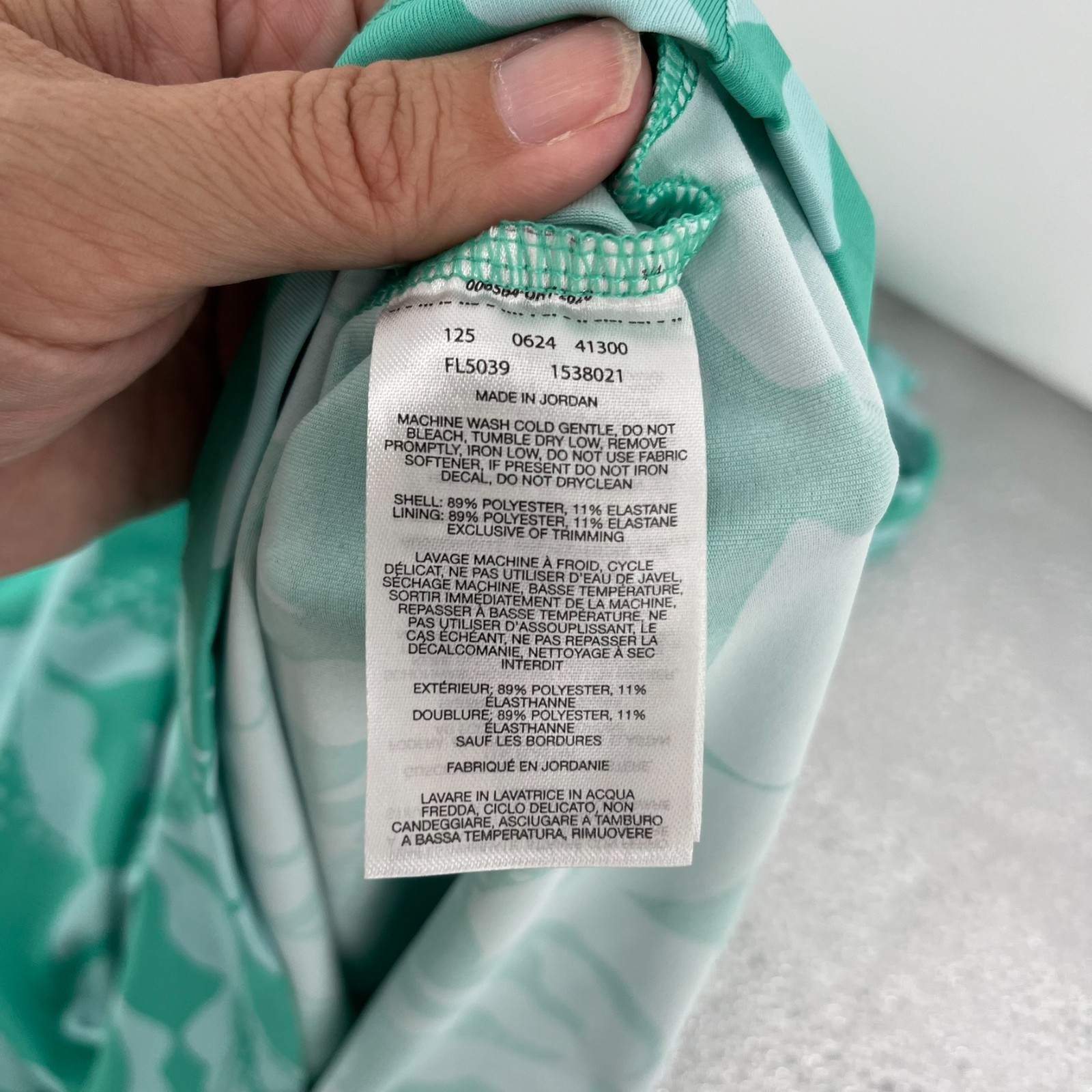 Columbia PFG Dress Medium Freezer III Teal Green Tropical Palm Leaf Fishing EUC!