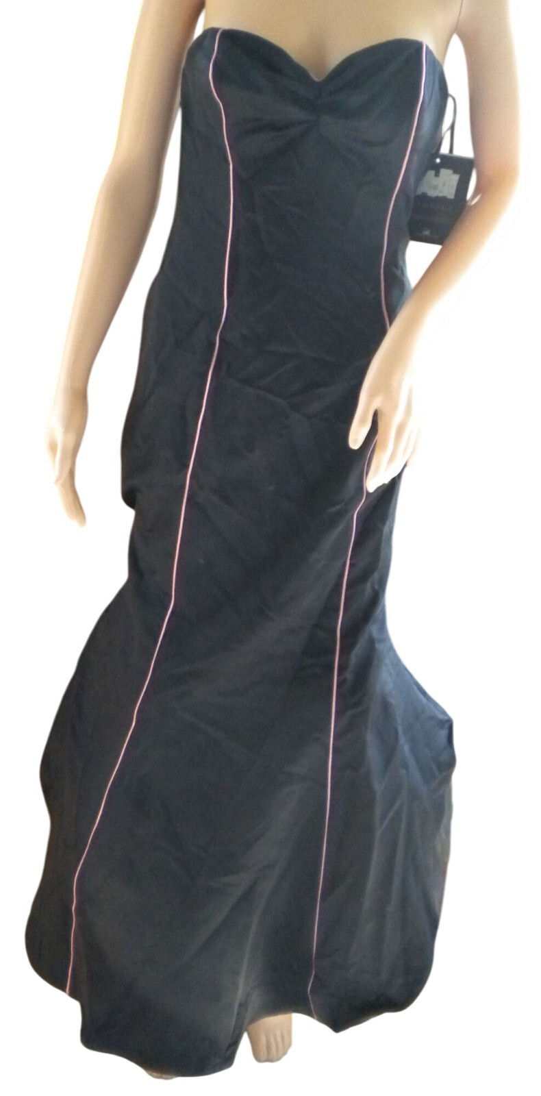 RAMPAGE NWT Vintage long gown with taffeta was $144 Size 3
