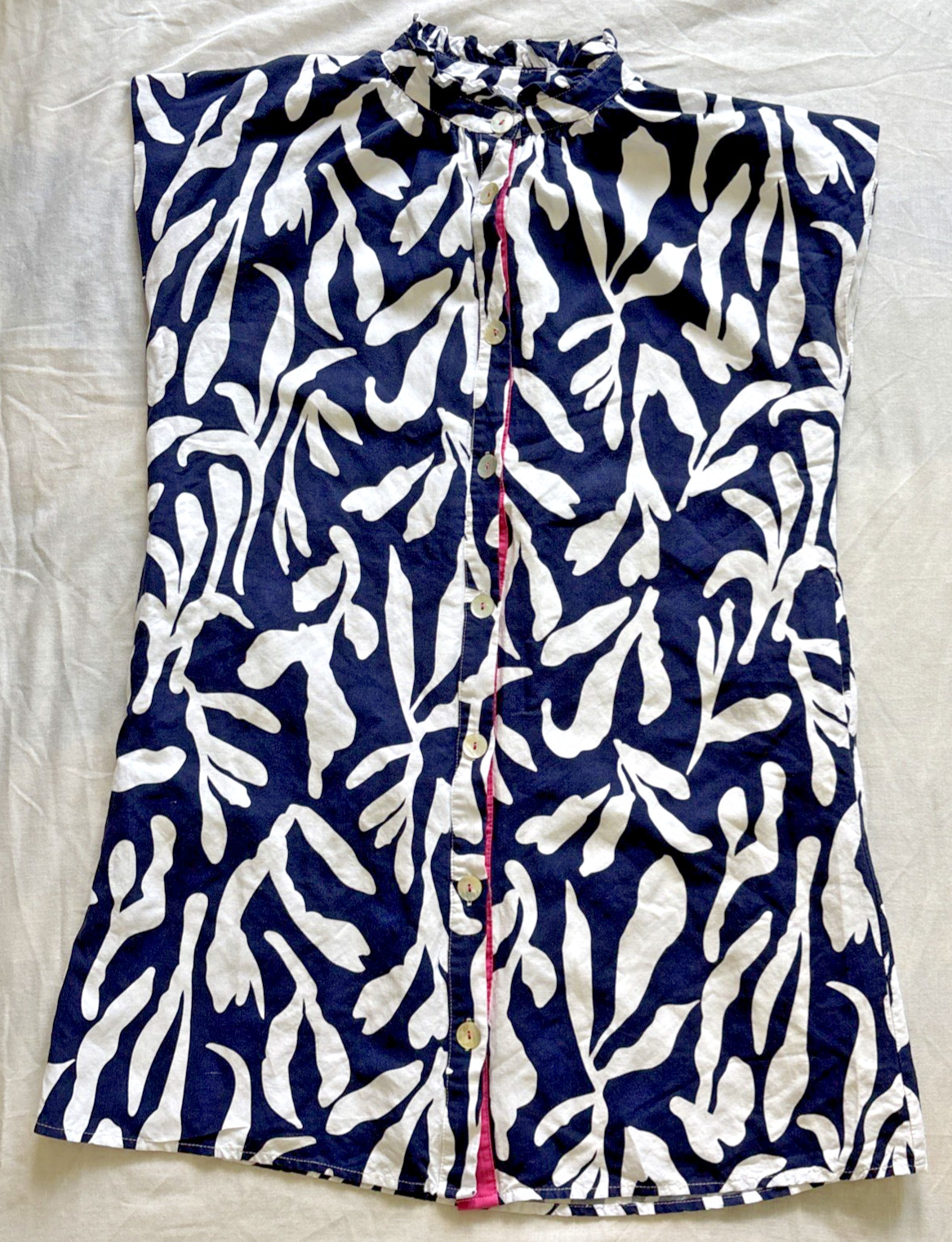 THML Shift Dress Medium Navy White Abstract Leaf Ruffle Button Pockets MockNeck