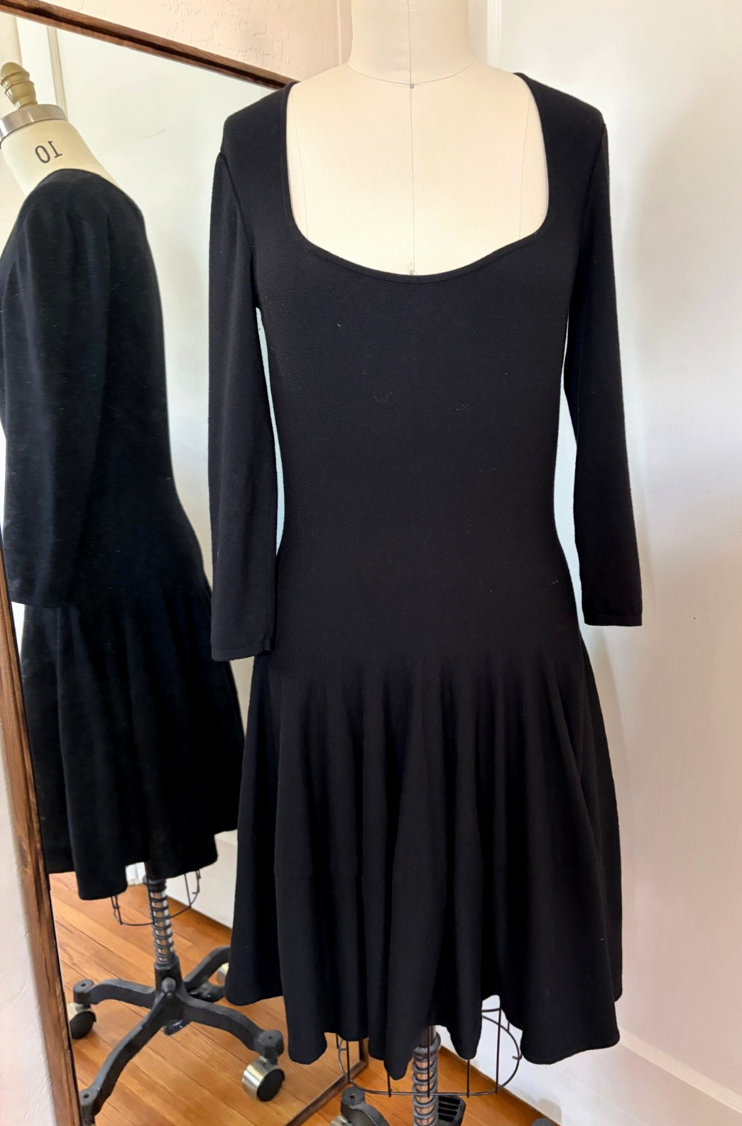 Alexander McQueen Black Fine Wool Short Fit Flare Ballet Scoop Dress Sz L Italy