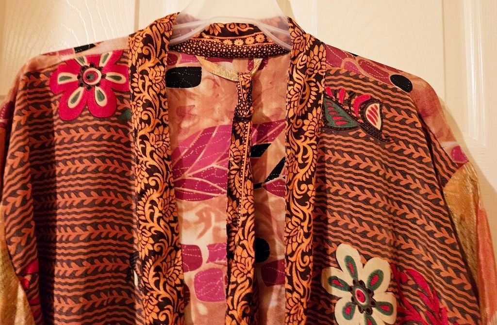 Silk Kimono Robe~ Women’s One Size~ Kimono w/Tie ~Floral ~Tan, Orange, Red~NEW