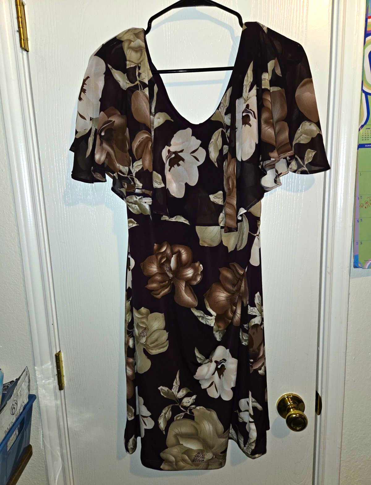 Always Indulge Women’s M Floral Chiffon V-Neck Ruffle Flutter Sleeve Dress