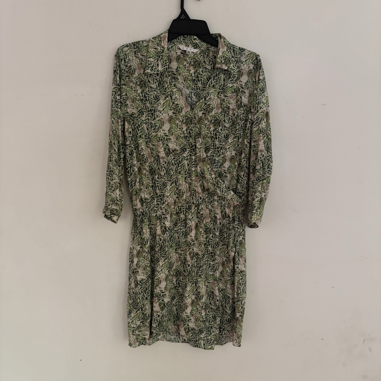 Cabi Leaf Print Shirt Dress Womens Small Green Tan Rayon Boho Botanical Summer