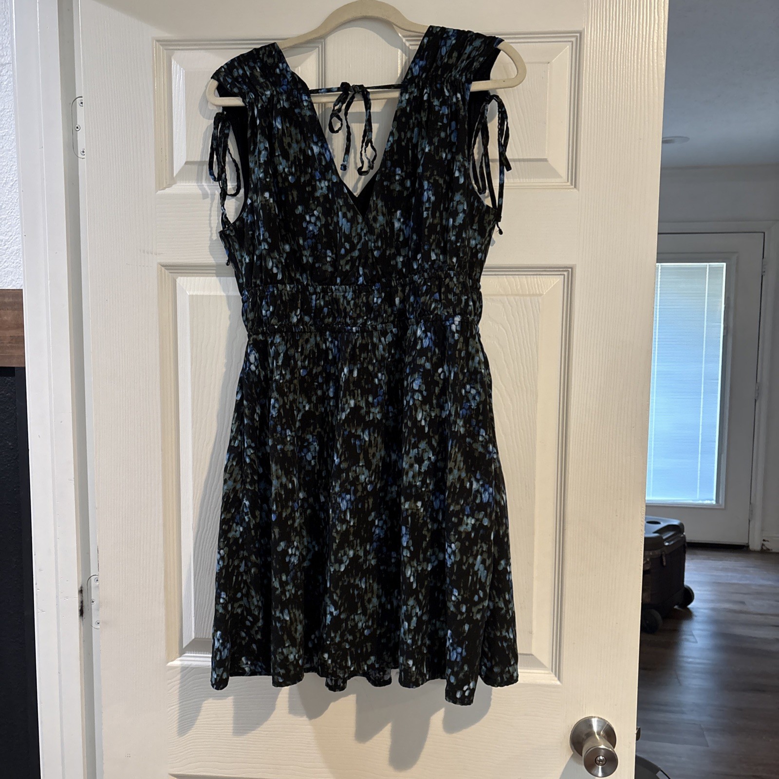 Time and Tru Black Soot Blue Green Abstract Print V-Neck Dress Large