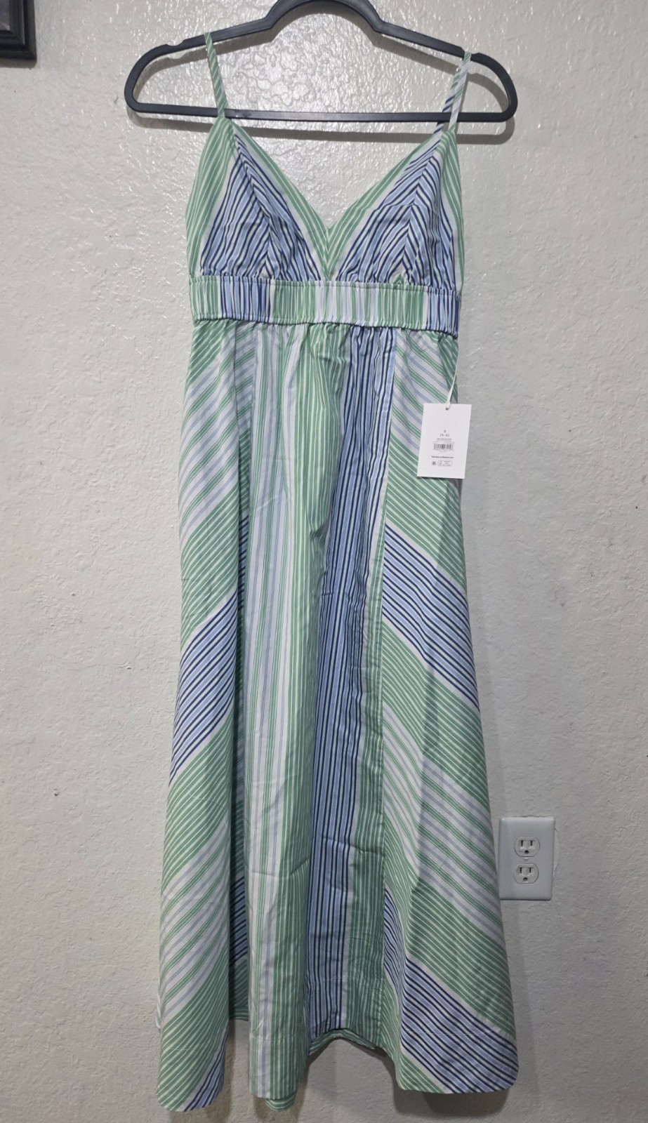 Free Assembly Women’s Striped Maxi Dress Size S V-Neck with Cut Out Back NWT 🔥