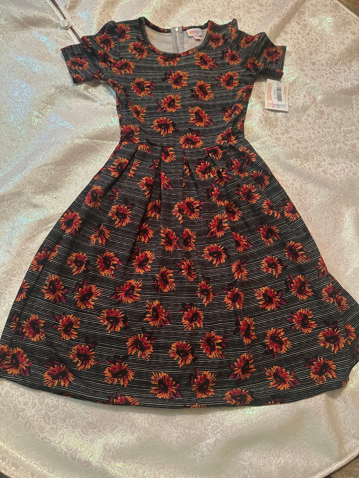 Women Lularoe Black Gold Red Small Sunflower Print Amelia Fit & Flare Dress XS