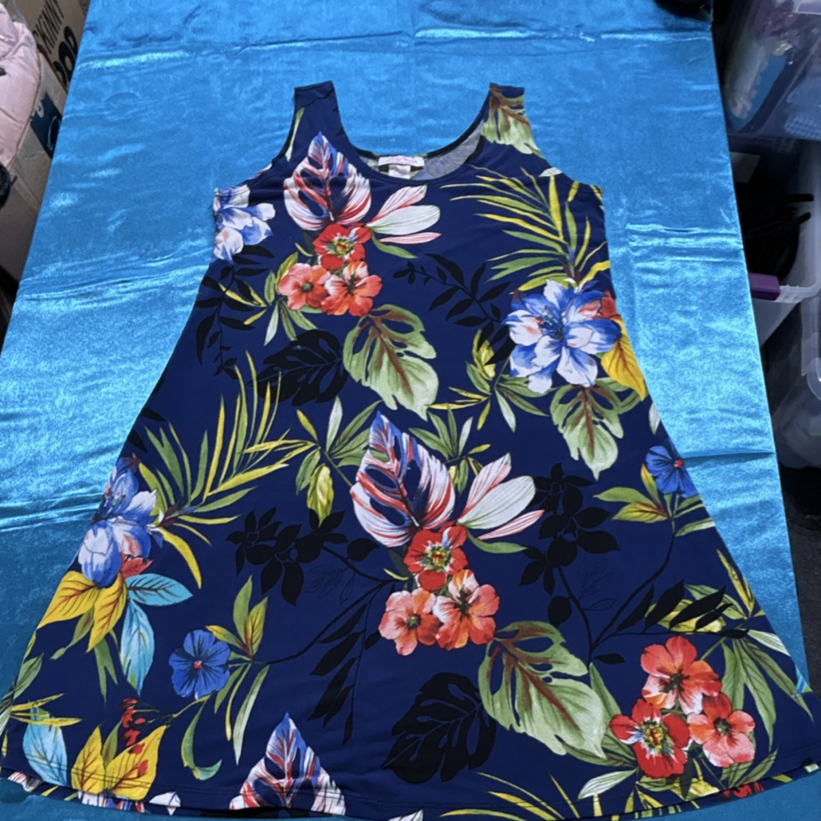 Pretty Woman Blue Floral Knit Shift Dress Scoop Neck Sleeveless Stretch Knee S