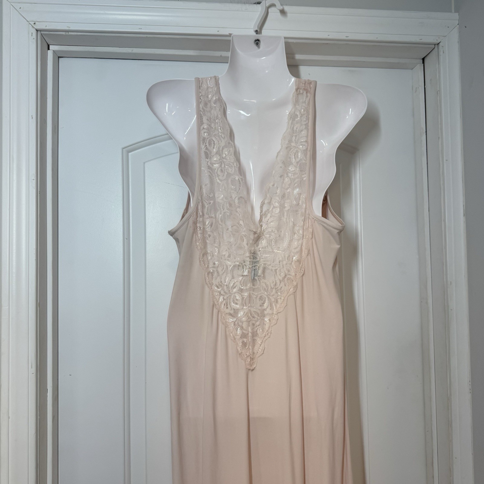 Soft Surroundings Lingerie Slip Dress Womens M Pink Feminine Classic Sexy Plunge
