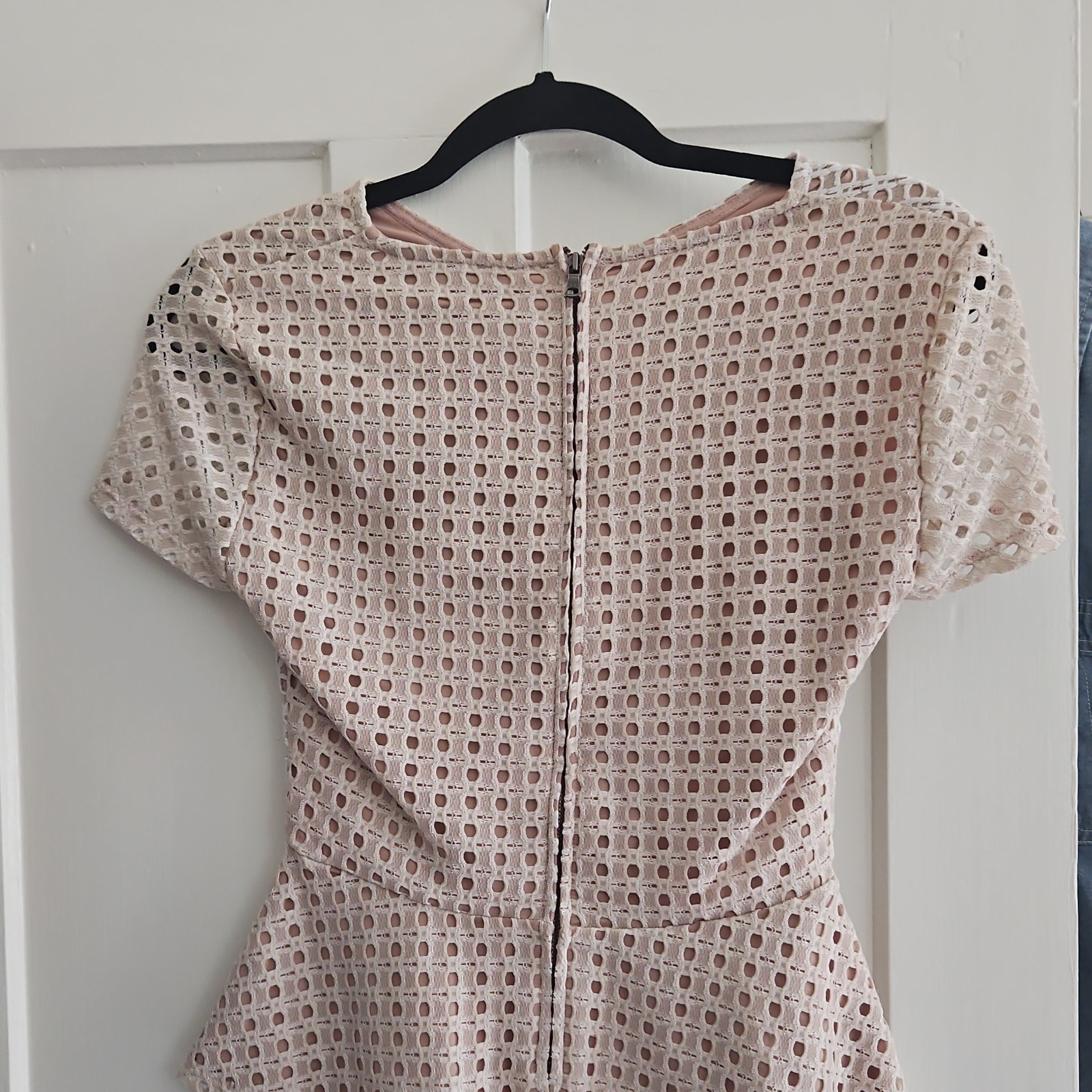 BCBGMAXAZRIA Pink Lace Fit & Flare Peplum Top Short Sleeve XS