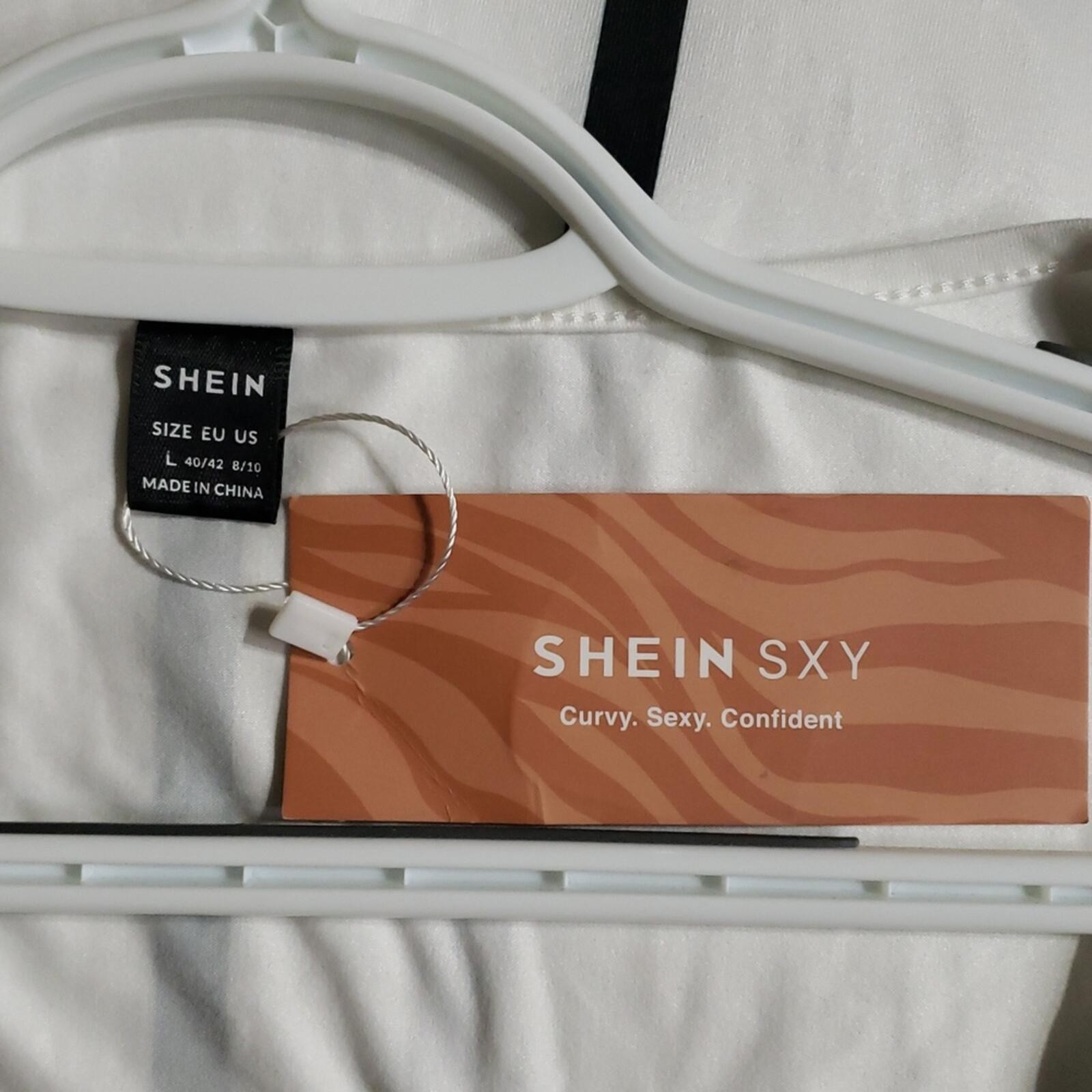 SHEIN Lady Two-Tone Bodycon Midi Dress in Black & White. Size: Large