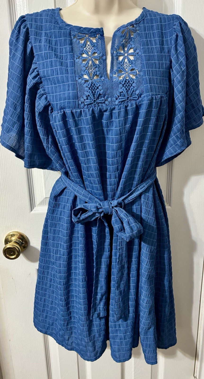 NWOT Blue Textured Embroidered V-Neck Tie Waist Dress Size L