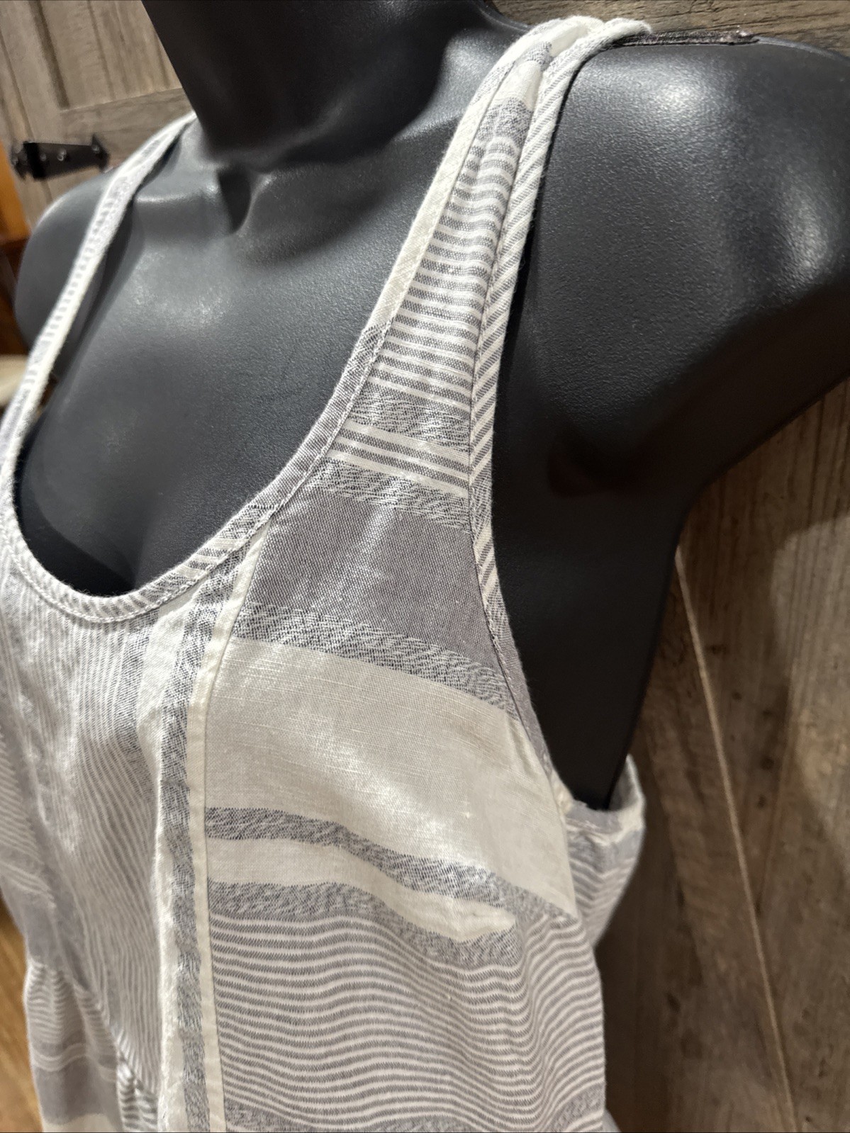 Lou & Grey Sz 8 Gray White Striped Racerback Dress Zipper Pockets