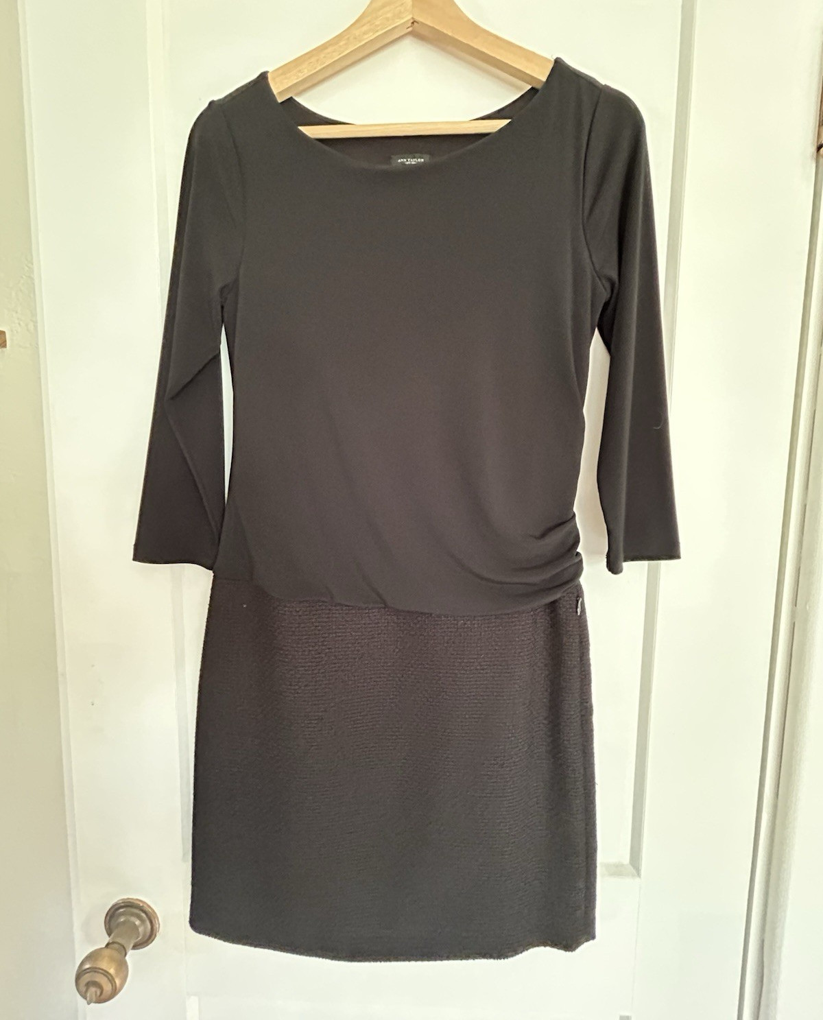 Ann Taylor Black Knit Sheath Dress Scoop Neck 3/4 Sleeve Knee Zip Size 0