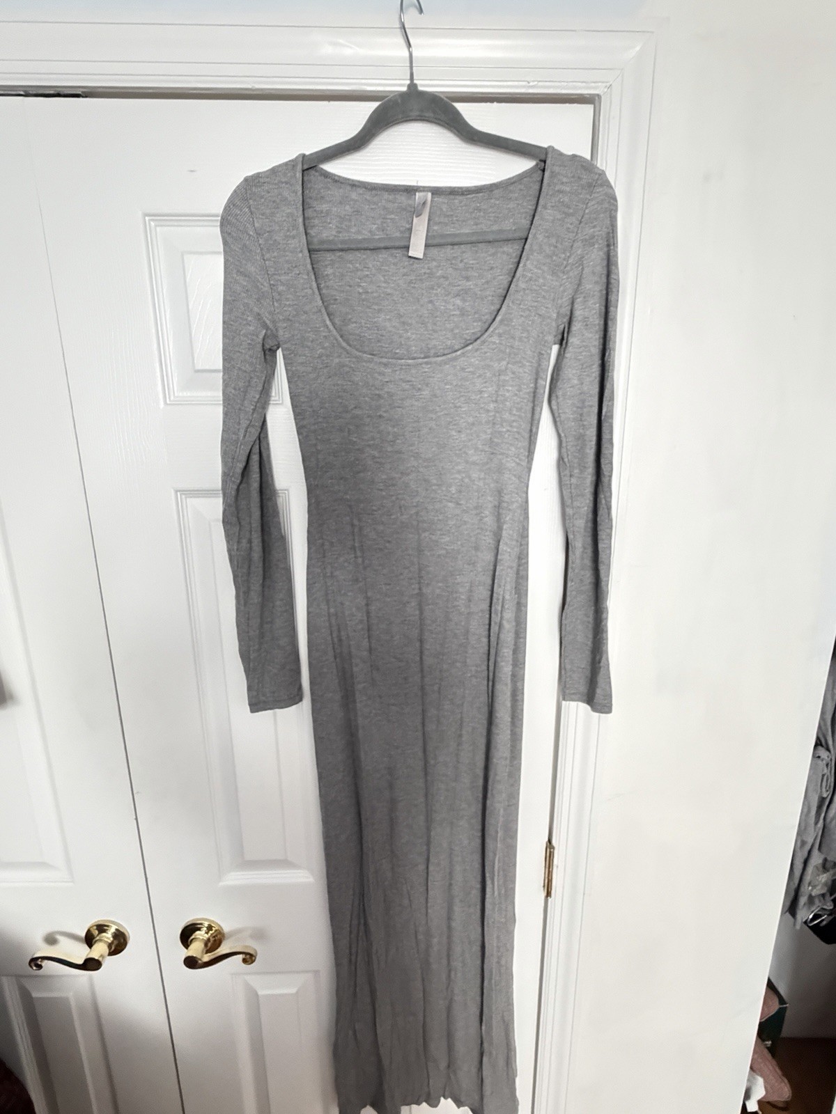 SKIMS Women’s Gray Solid Maxi Dress Scoop Neck Long Sleeve Knit Rayon M