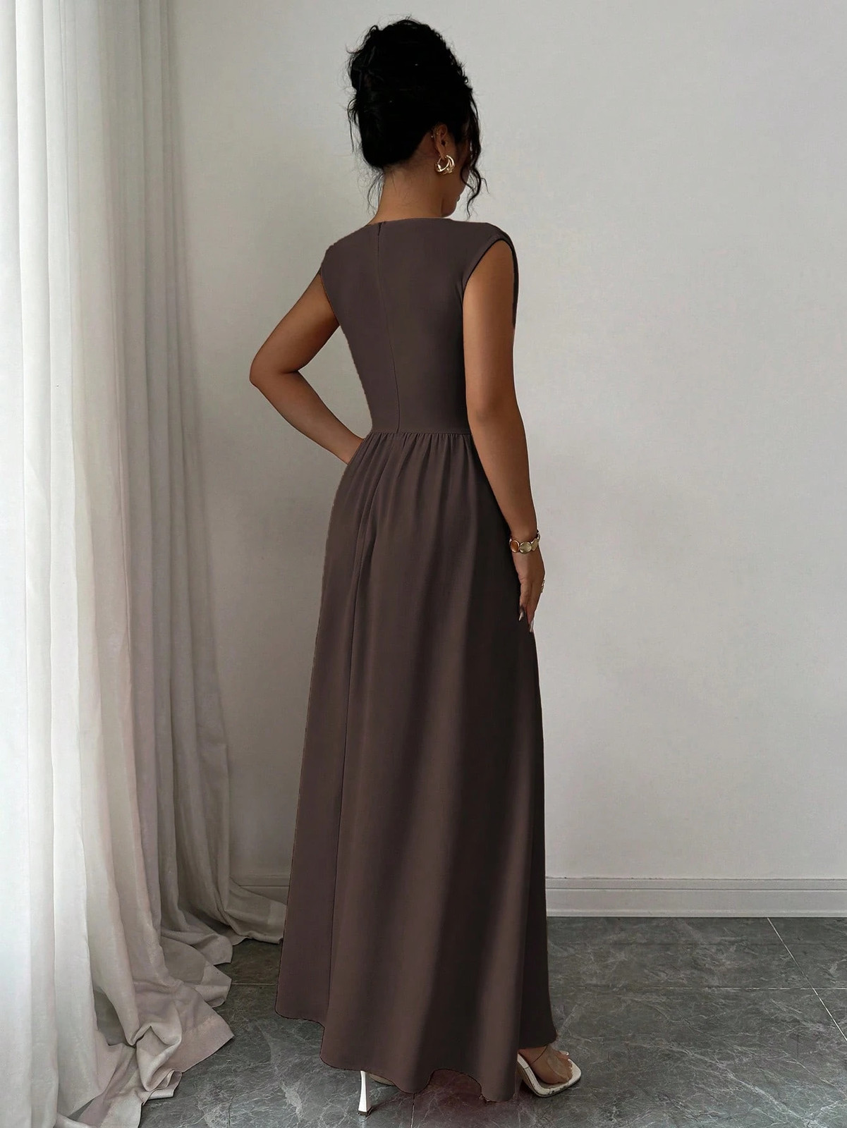 Ladies Elegant Round Neck A Line Maxi Dress