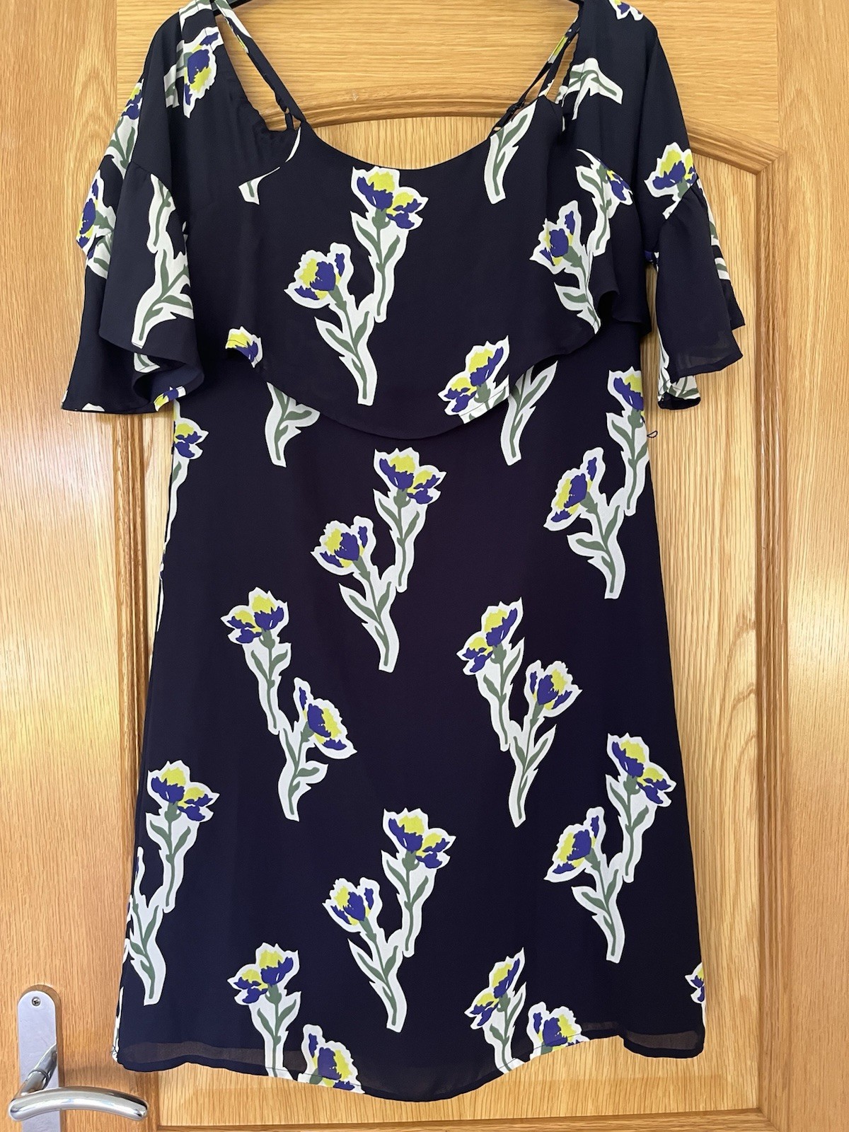 LADIES VERY PRETTY WAREHOUSE COLD SHOULDER SUMMER FLORAL DRESS SZ 6 NEW LOVELY.