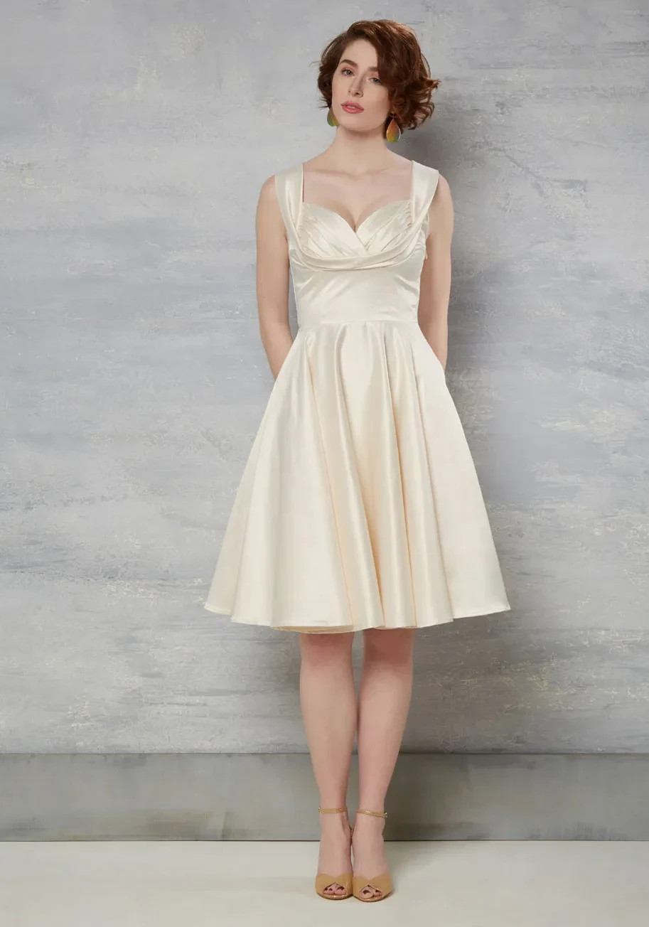 ModCloth “Aisle Be There” Retro Wedding Dress – Size Medium