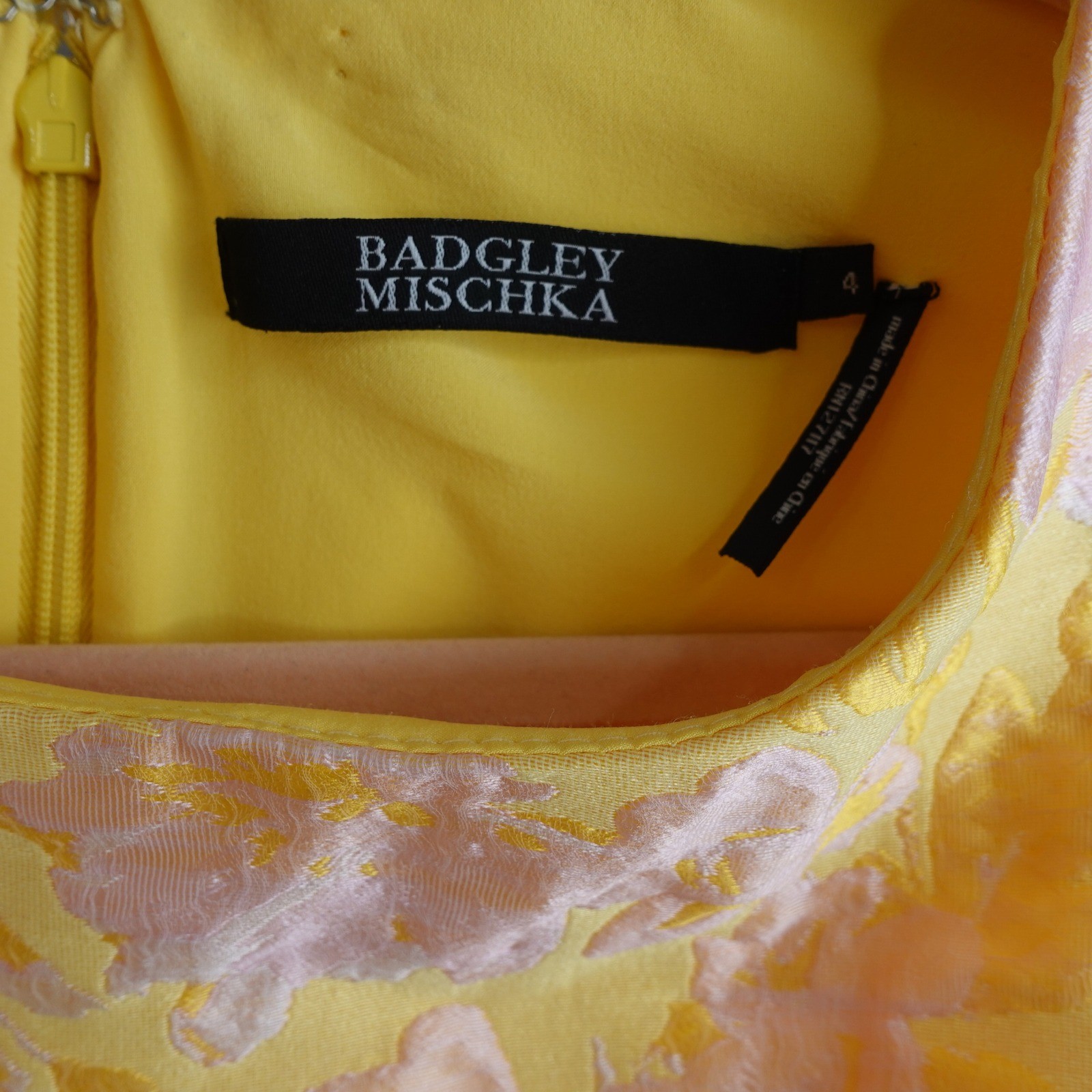 Badgley Mischka 60s Retro Floral Brocade Sheath Dress 4 Yellow Pink Cocktail Mod