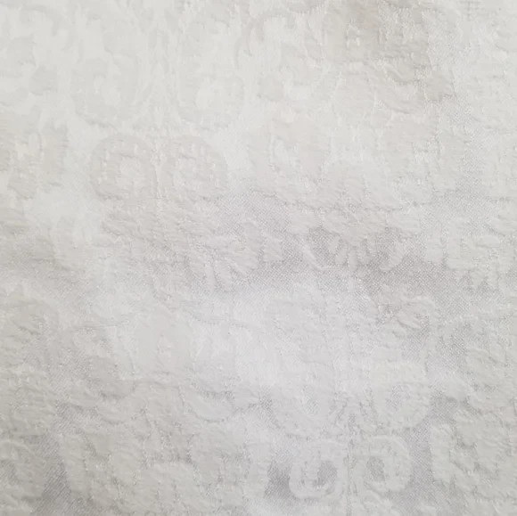 READ – NWT Eva Mendes New York & Company White Damask Mini Dress Size 6