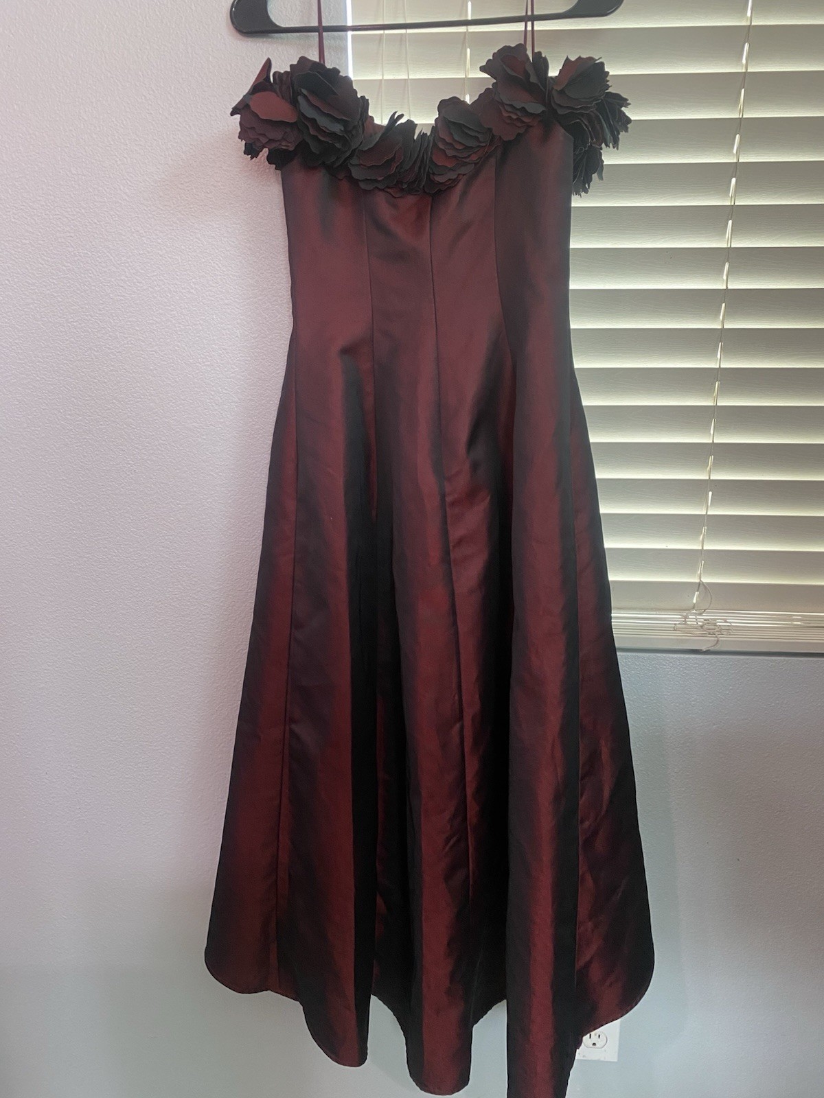 Teri Jon Burgundy/Black Satin A-Line Midi Dress Sweetheart Ruffle Straps 2
