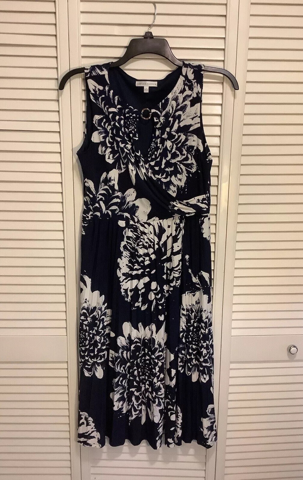 Sandra Darren Dress Womens Size Large Navy White Floral Pleated Skirt Midi NEW
