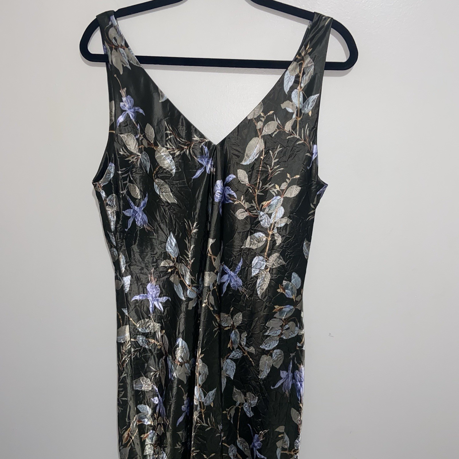 NWT $445 Vince Dress Large Bellflower V-Neck Slip Crinkle Satin Garden Floral