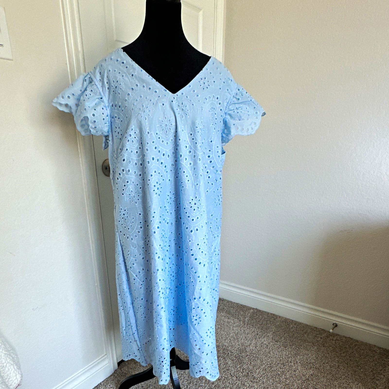 SHEIN Curve 1XL Blue Solid Lace Shift Midi Dress V-Neck Flutter Short Sleeve