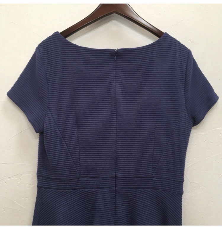 ANN TAYLOR NAVY BLUE TEXTURED FIT FLARE 12 WOMEN CLASSIC SHORT SLV VNECK DRESS