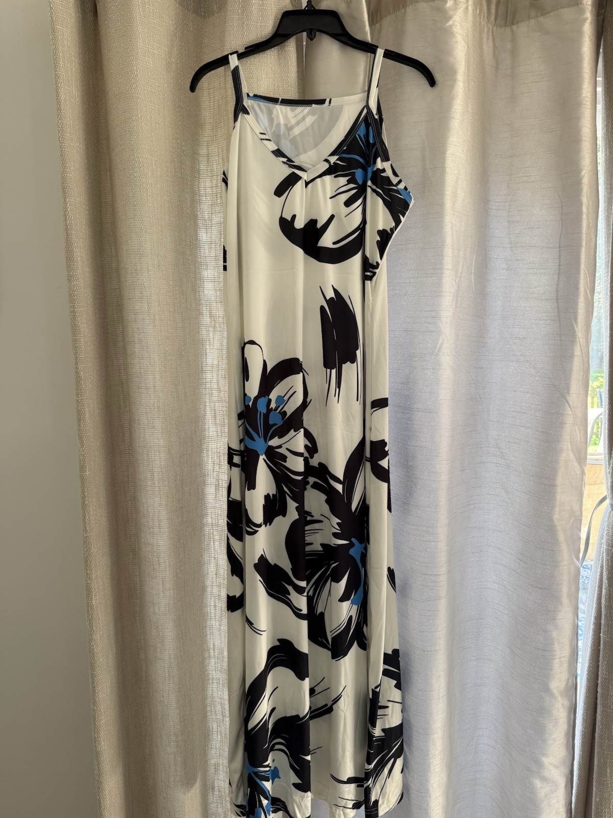 Women’s Halter Neck Maxi Dress 2XL White Black Blue Floral Lightweight